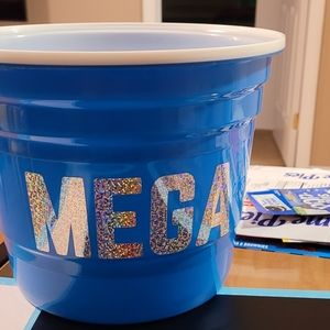 "MEGA PINT" party tub for drinks